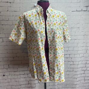 Kennington size medium short sleeve button down shirt